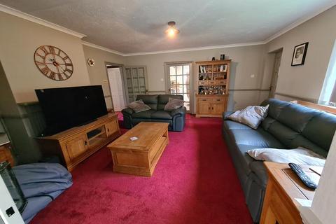 3 bedroom bungalow for sale, Ashlands Meadow, Crewkerne, Somerset, TA18