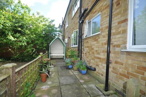 17 Thayers Farm Road, Beckenham, BR3 4LY