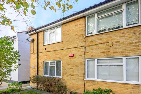 17 Thayers Farm Road, Beckenham, BR3 4LY