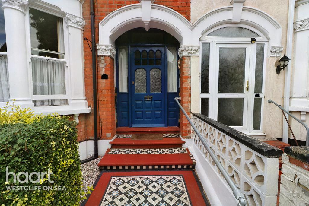 Silverdale Avenue, WestcliffOnSea 5 bed terraced house £400,000