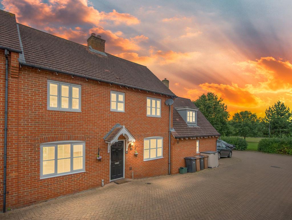 Norton Place, Ramsden Heath, Billericay, Essex, CM11 3 bed semi