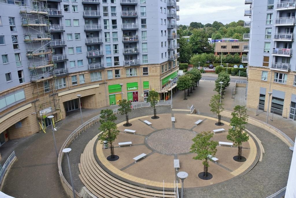 Alencon Link, Basingstoke, RG21 2 bed flat £1,100 pcm (£254 pw)