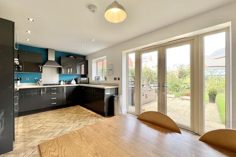 4 bedroom detached house for sale - Wheldon Road, Castleford