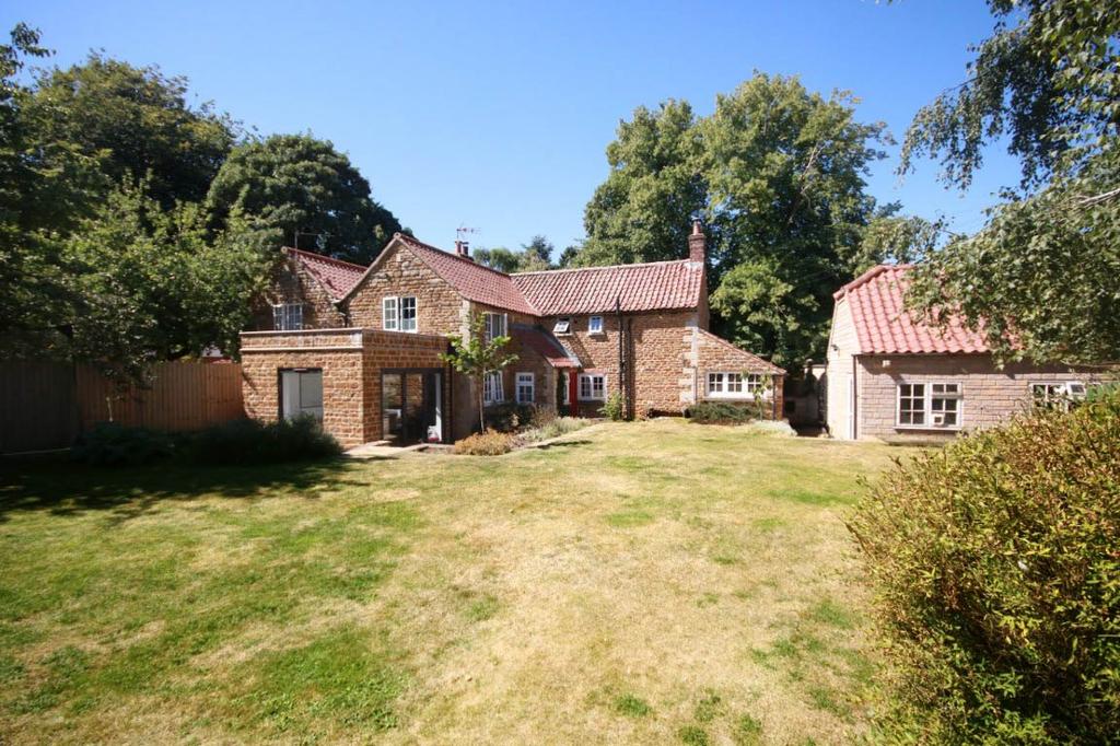 Church Lane, Wymondham, Melton Mowbray, LE14 2AB 3 bed cottage for sale