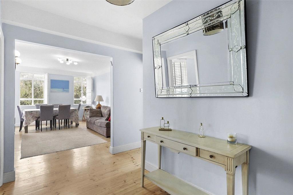 Apartment in London, St. John's Wood - More