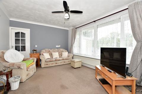 10 Broadacre, Lydden, Dover, CT15 7LB