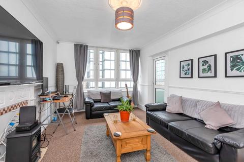 3 bedroom flat for sale, Bath Street, London, EC1V