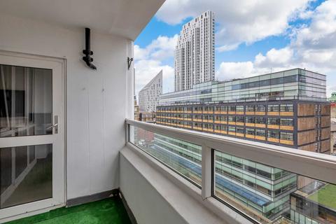 3 bedroom flat for sale, Bath Street, London, EC1V