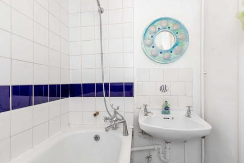 3 bedroom flat for sale, Bath Street, London, EC1V