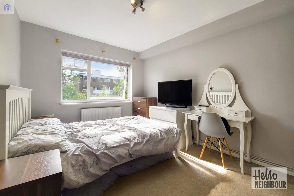 Cranes Drive, Surbiton, KT5 2 bed apartment £1,400 pcm (£323 pw)