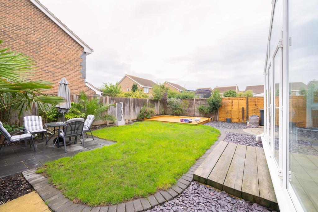 Fitzroy Drive, LeeontheSolent... 4 bed detached house £565,000
