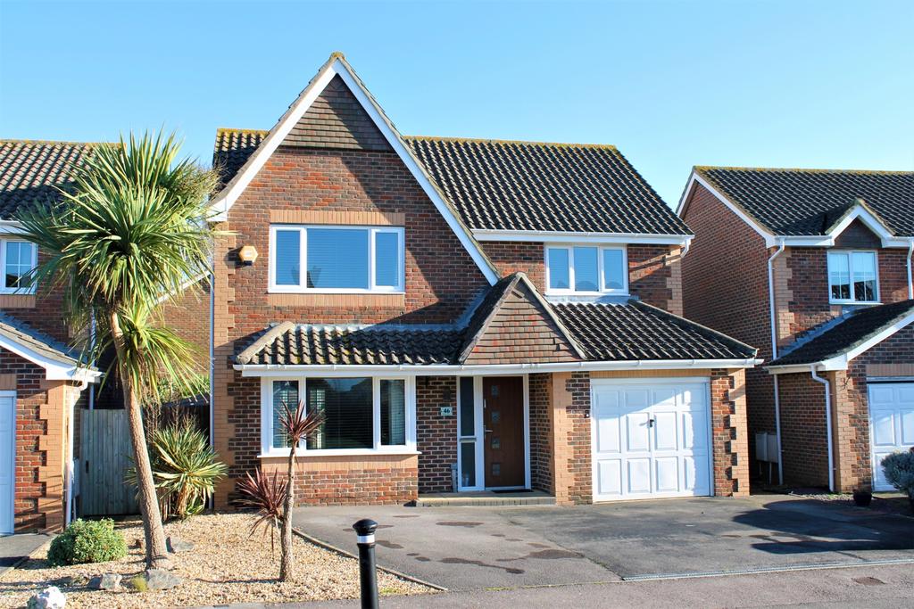 Fitzroy Drive, LeeontheSolent... 4 bed detached house £565,000