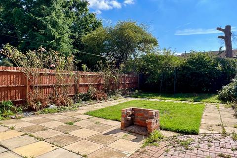 42 Burnham Road, Tadley, RG26 4QW