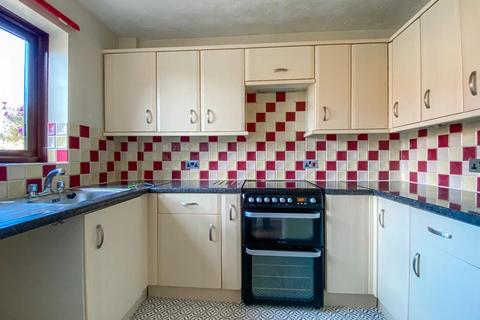 6 Ellison Close, Attleborough, NR17 1QT