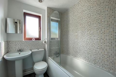 6 Ellison Close, Attleborough, NR17 1QT