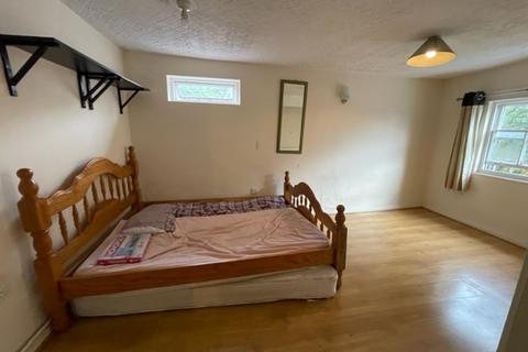 1 bedroom flat to rent, Church Street, Darlaston, England