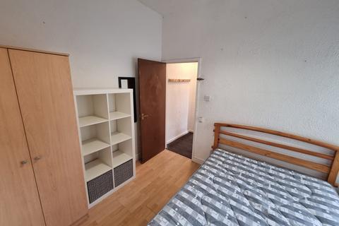 1 bedroom flat to rent, Davenport Avenue, M20