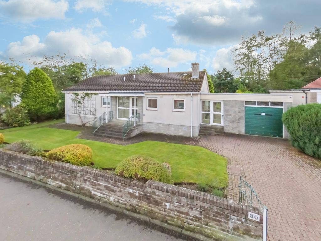 Muirend Road, Perth, Perthshire, PH1 1JS 3 bed detached bungalow £260,000