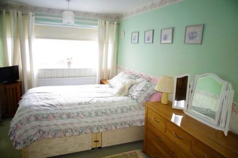 3 West Close, Ashford, TW15 3LW