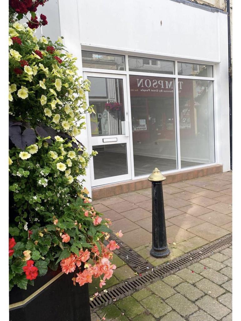 King Street, Whitehaven, Cumbria, CA28 Retail property (high street) £650 pcm (£150 pw)