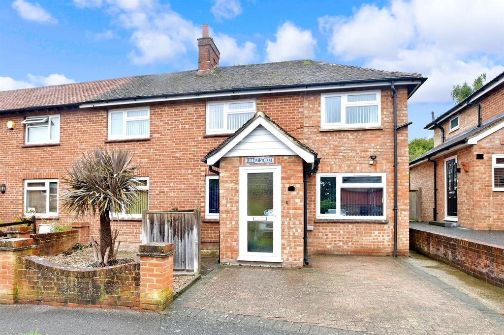 Gordon Road, Buxted, Uckfield, East Sussex 3 bed semidetached house