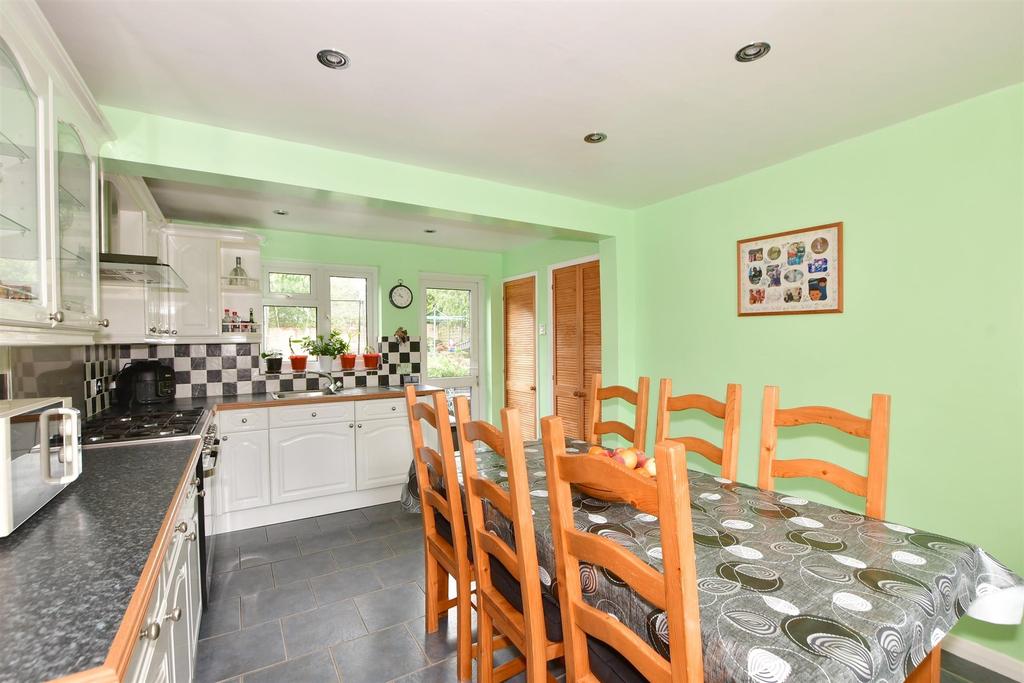 Gordon Road, Buxted, Uckfield, East Sussex 3 bed semidetached house