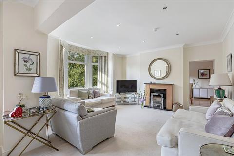 2 bedroom flat for sale, The Grove, Ilkley, West Yorkshire, LS29