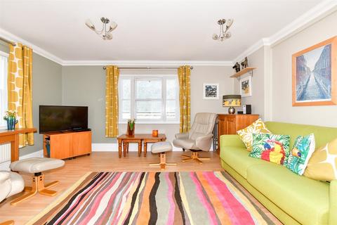1 bedroom flat for sale, High Street, Hythe, Kent