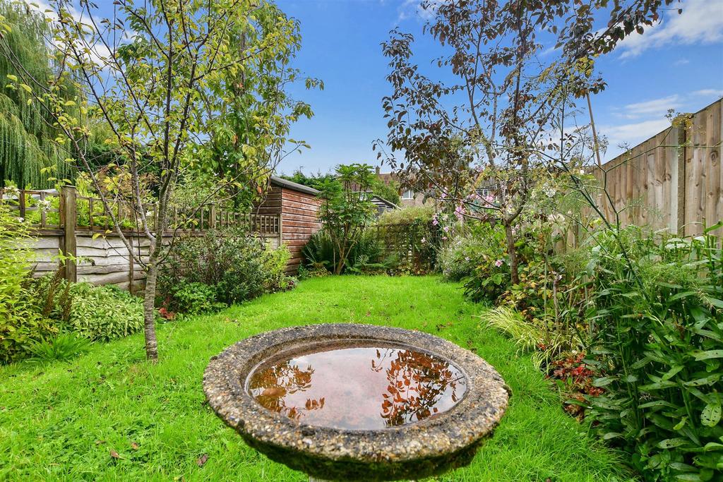 Lower Road, River, Dover, Kent 2 bed terraced house