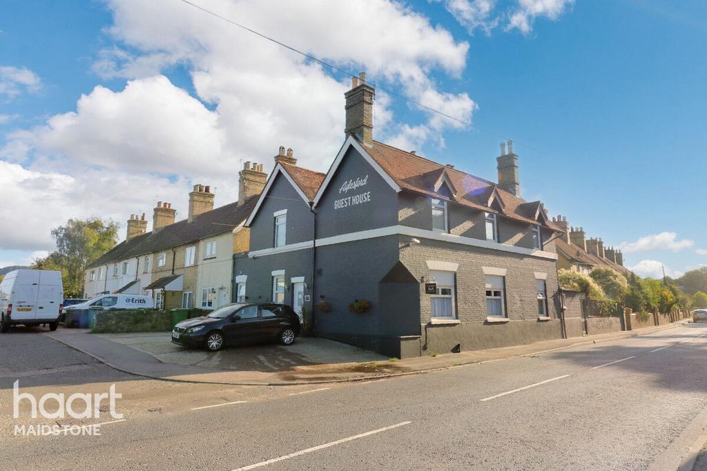Forstal Road, Aylesford 8 bed detached house £750,000