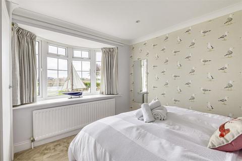 27 Albion Road, Selsey, Chichester, PO20 0DJ