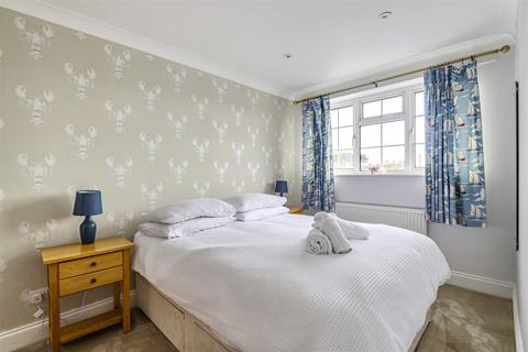 27 Albion Road, Selsey, Chichester, PO20 0DJ