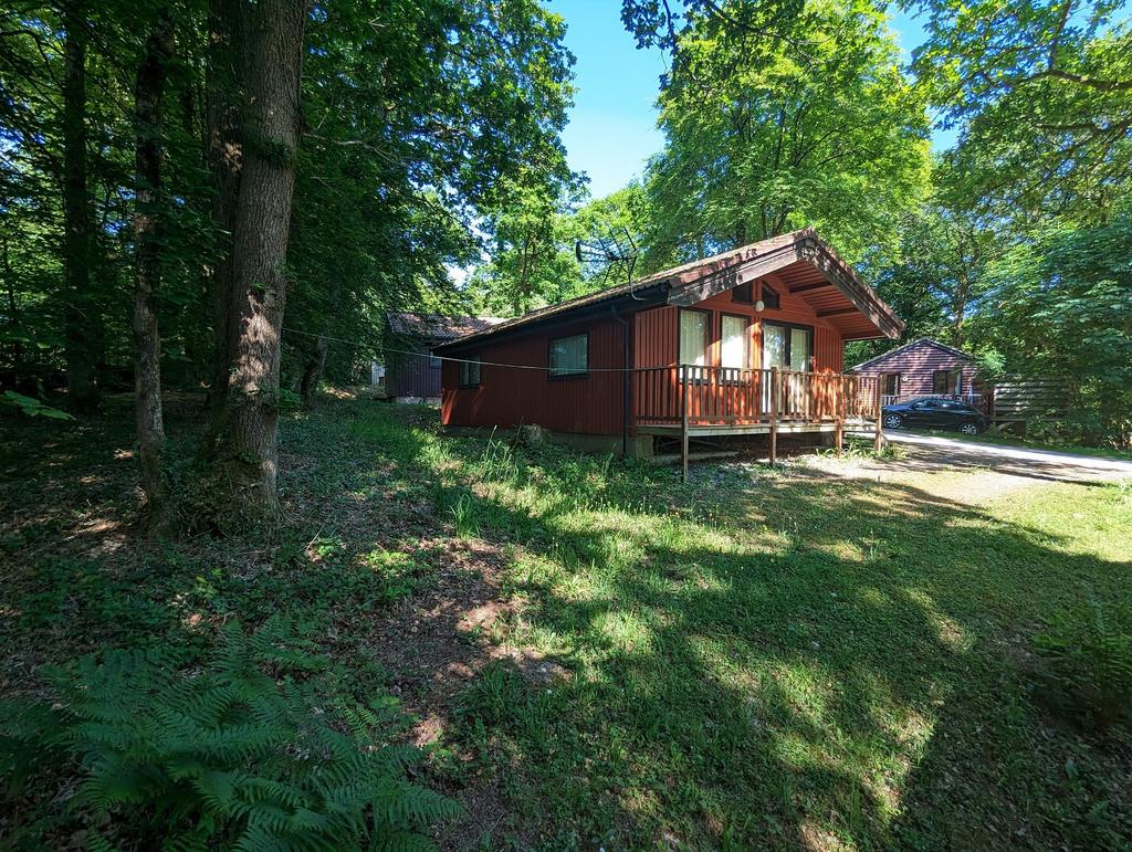 Allt Esgair, St. Clears, Carmarthen, Carmarthenshire. 2 bed chalet for
