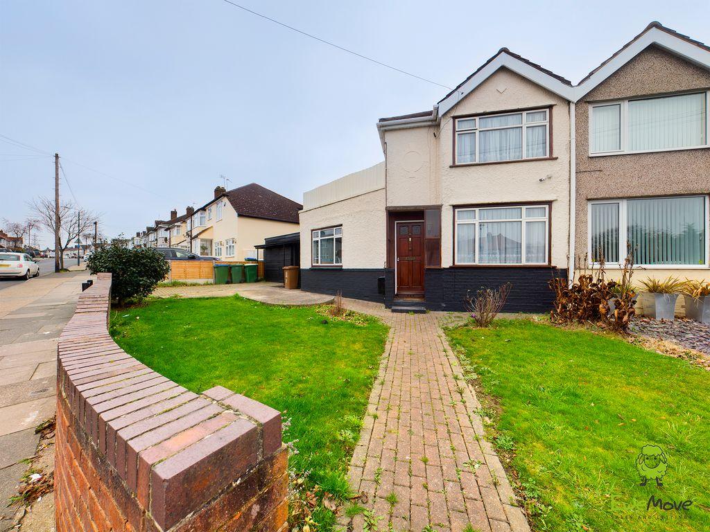 Wendover Way, Welling DA16 2BN 3 bed semidetached house £425,000