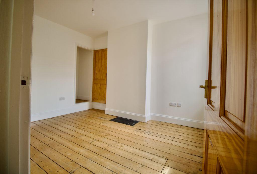 Bedroom 2 (Double)