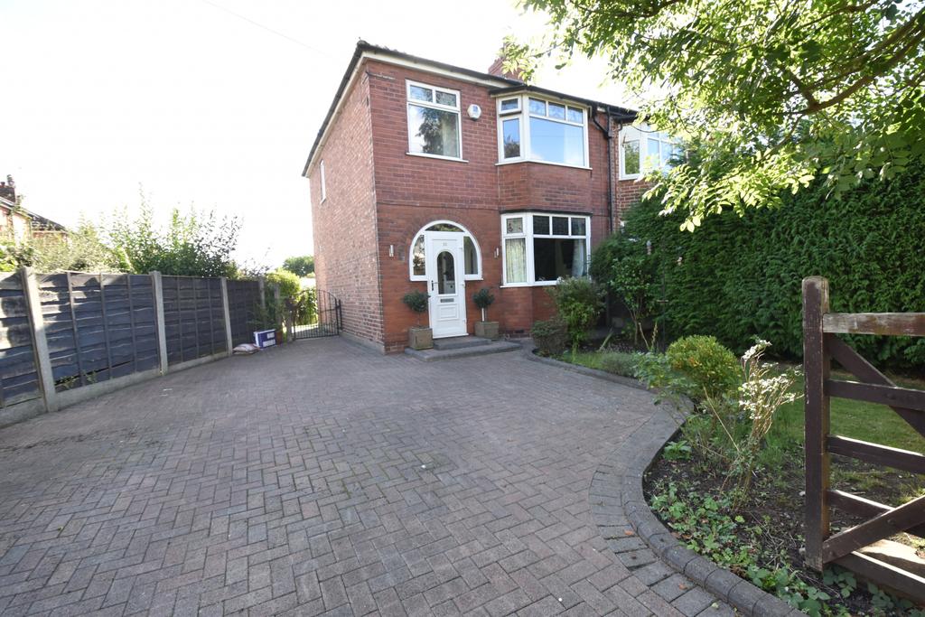 Rothiemay Road, Flixton, M41 3 bed semidetached house £350,000
