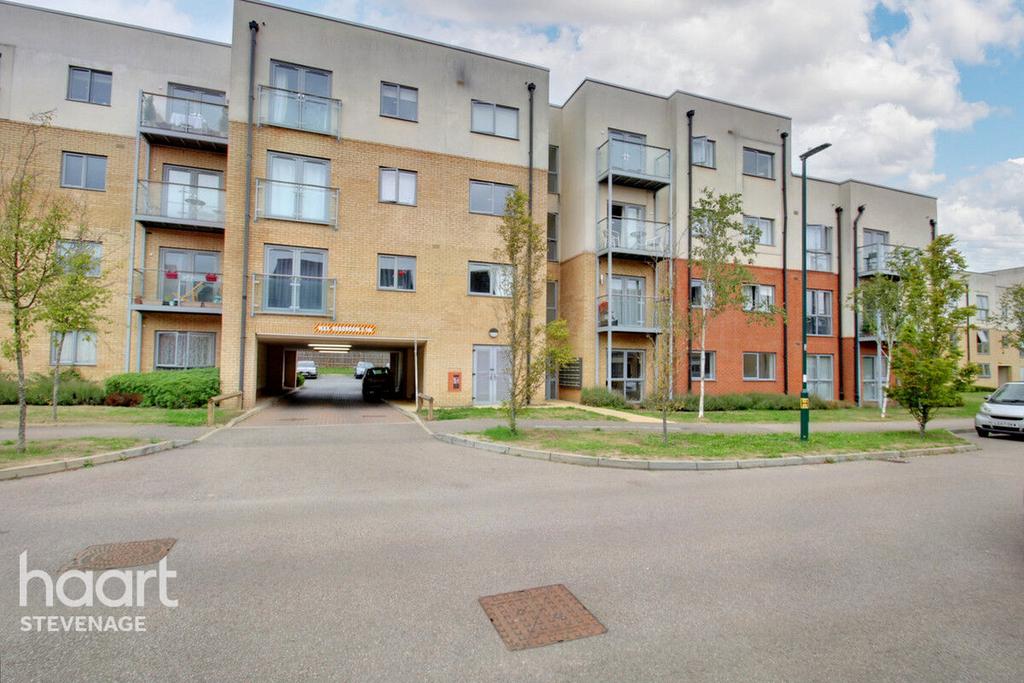 Admiral Drive, Stevenage 2 bed apartment for sale £230,000
