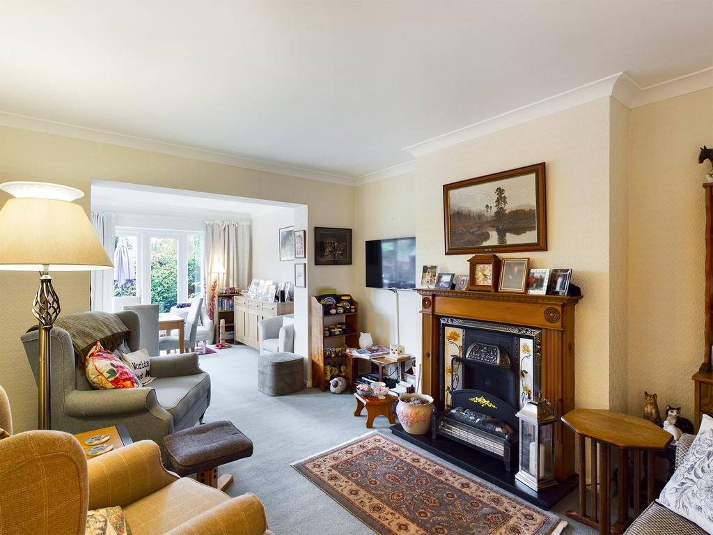 Fieldhurst Close, Addlestone, Surrey... 3 bed bungalow £524,950