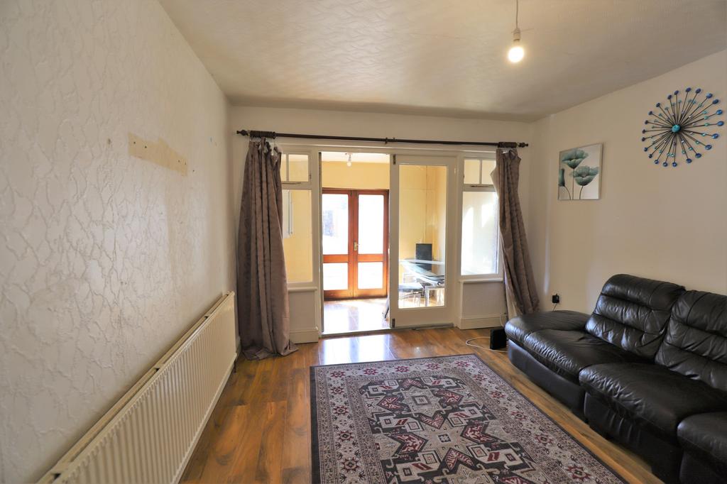 Church Road, Hayes, Greater London, UB3 3 bed semidetached house £