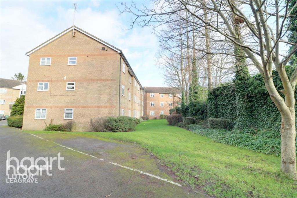 Quilter Close, Luton 2 bed flat £1,200 pcm (£277 pw)