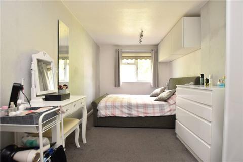 62 Shepherds Close, Romford, RM6 5AH