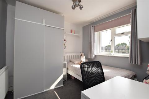 62 Shepherds Close, Romford, RM6 5AH