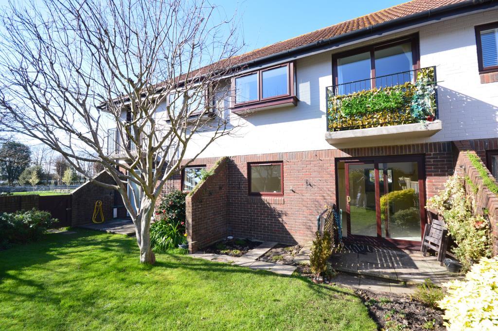 Parish Court, Emsworth Road, Lymington, Hampshire, SO41 9BS 1 bed
