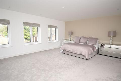 13 Castle Road, Whitstable, CT5 2DX