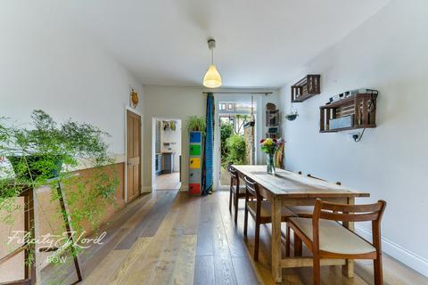 10 Wrexham Road, London, E3 2TJ