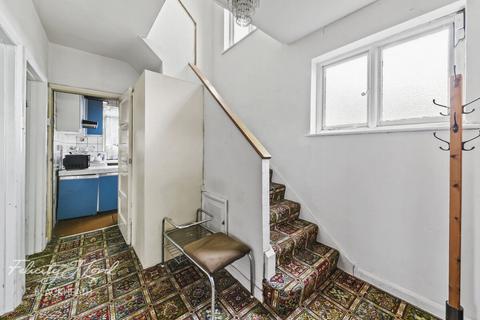 3 The Heights, London, SE7 8JH
