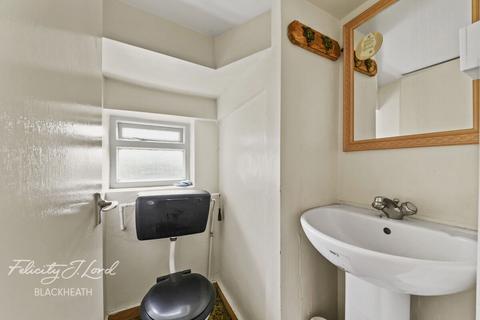 3 The Heights, London, SE7 8JH
