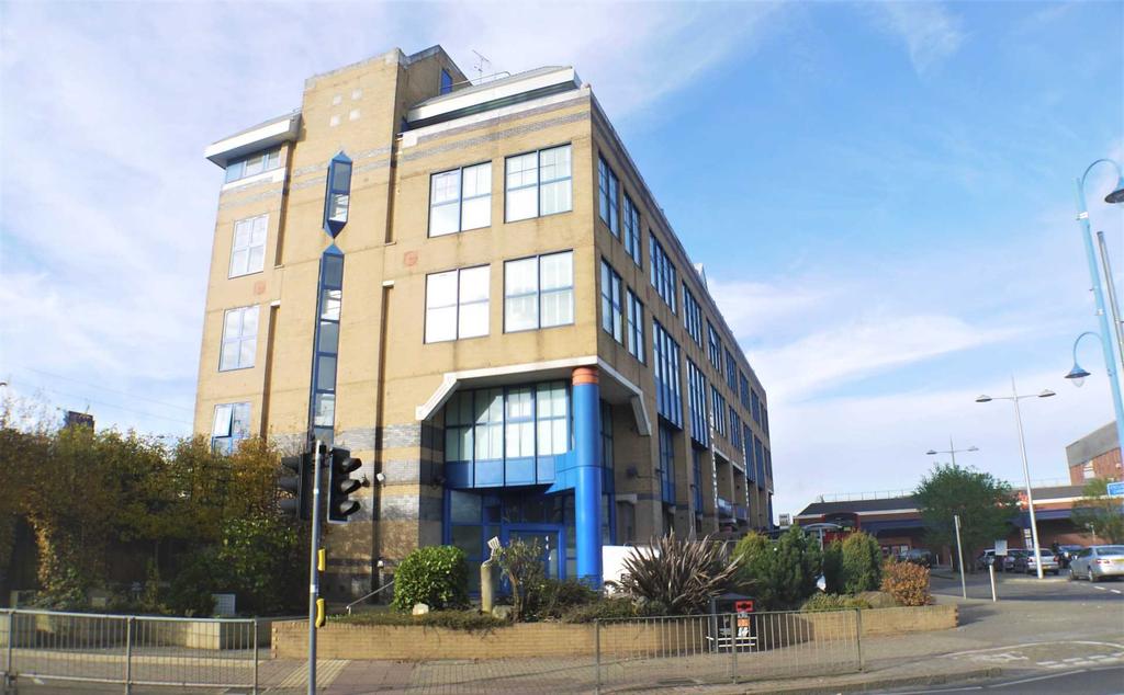 Albany Gate, Darkes Lane, Potters Bar 1 bed flat £1,300 pcm (£300 pw)