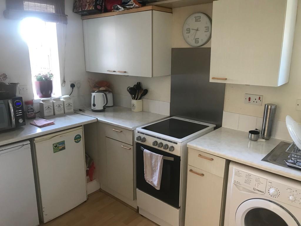 Victoria Drive, Lyneham 1 bed flat £550 pcm (£127 pw)