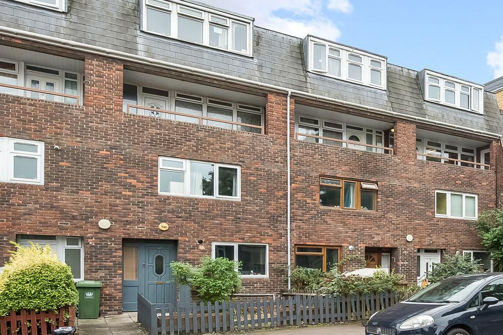 Wells Park Road, Sydenham, SE26 3 bed ground floor £384,750